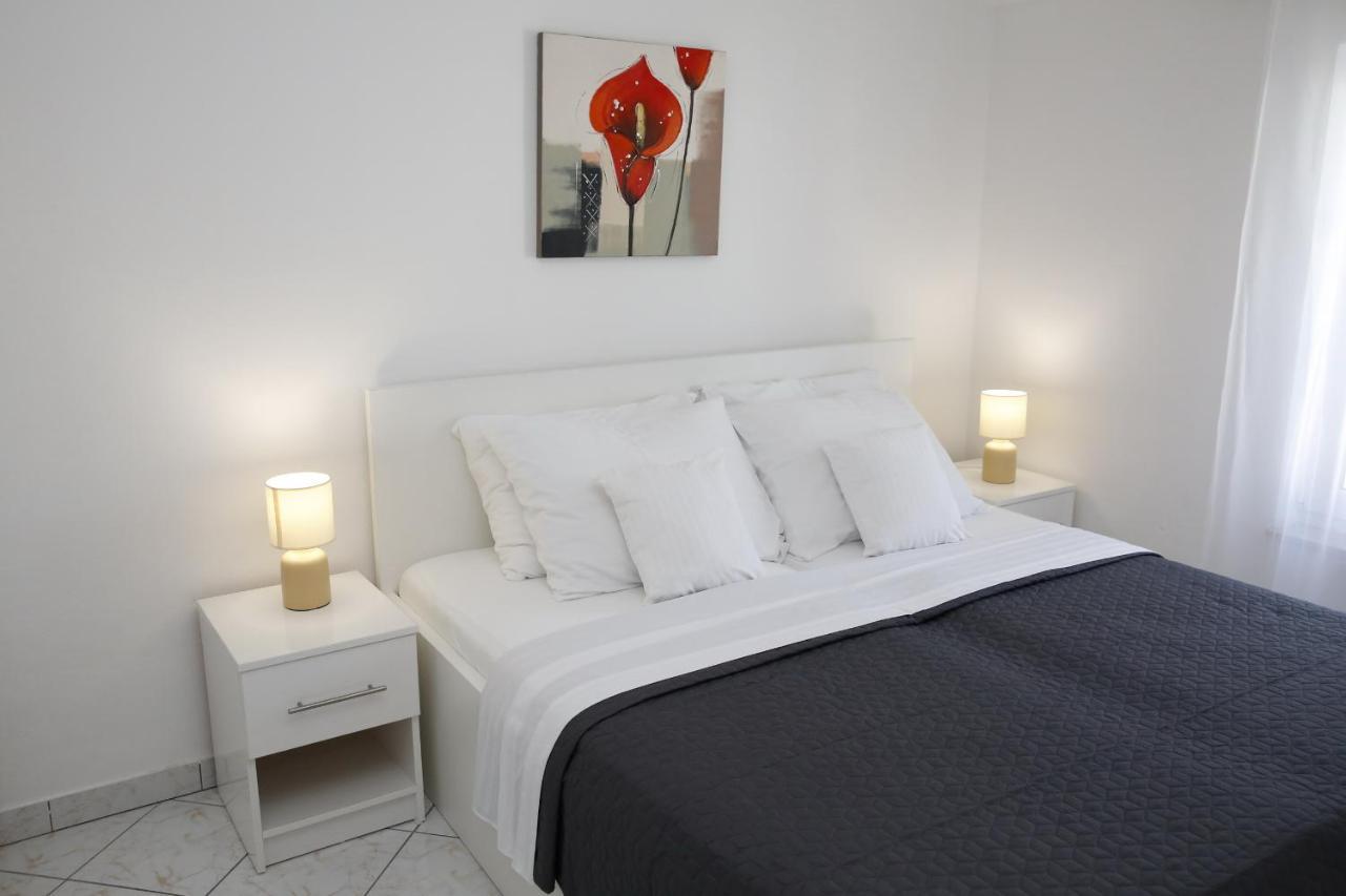 Apartments Lepur Vodice Exterior photo