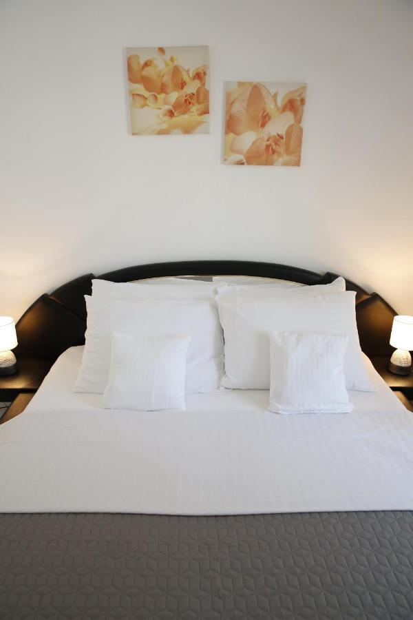 Apartments Lepur Vodice Exterior photo