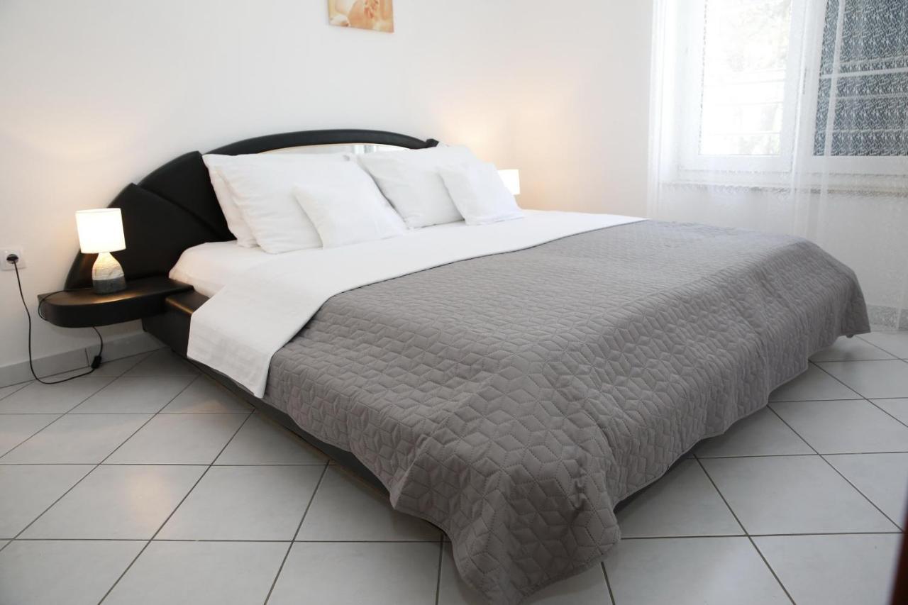 Apartments Lepur Vodice Exterior photo