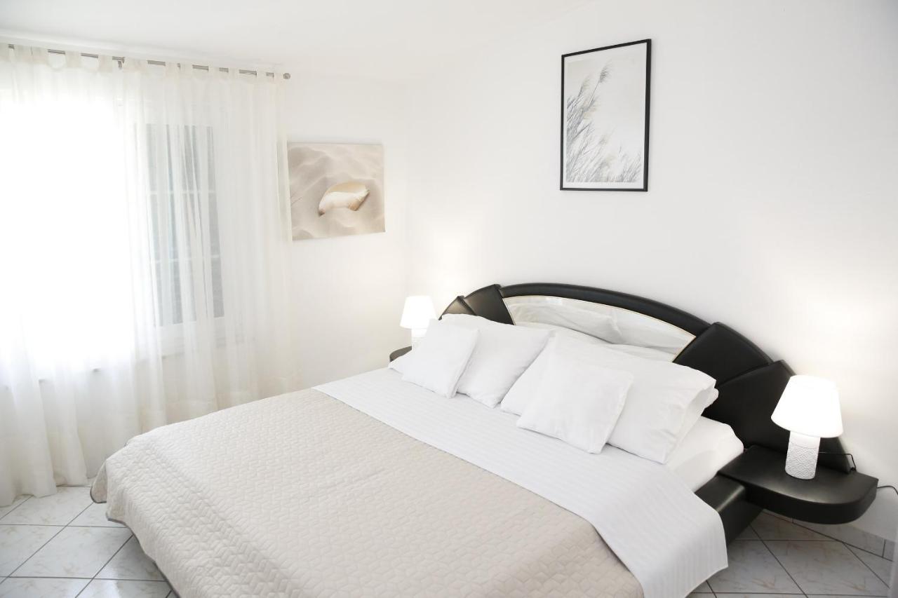 Apartments Lepur Vodice Exterior photo