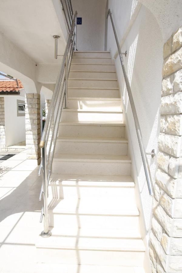Apartments Lepur Vodice Exterior photo